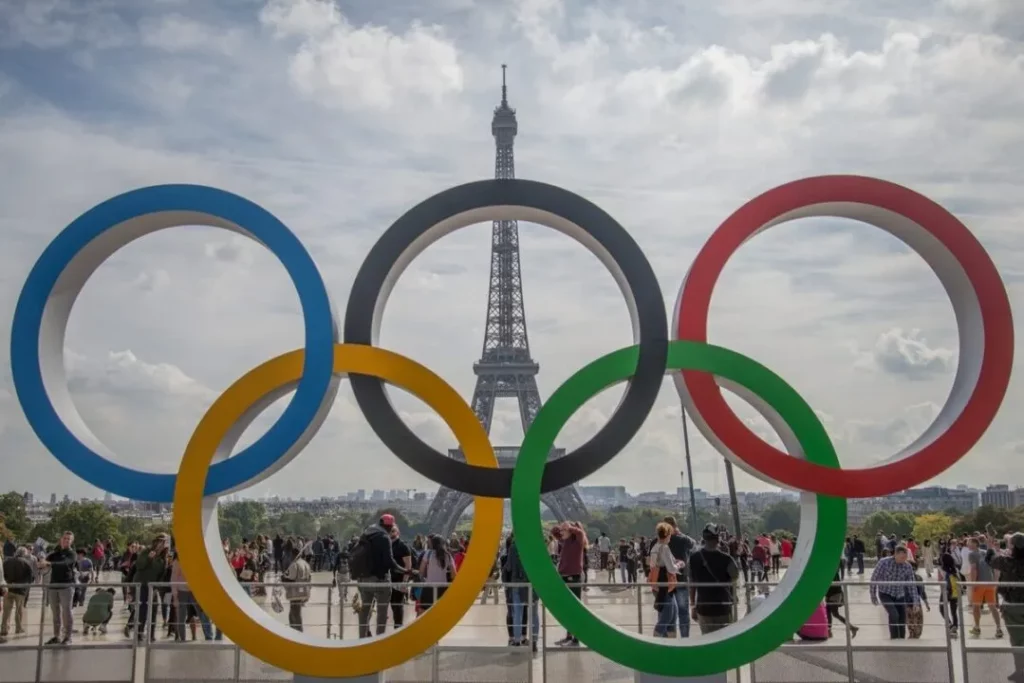 Tour Effeil et logo des JO